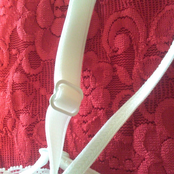 3 avail. CAMISOLES LADIES SELLING 3 ( WHITE, RED , LIGHT PINK) SZ. LG - Picture 5 of 6